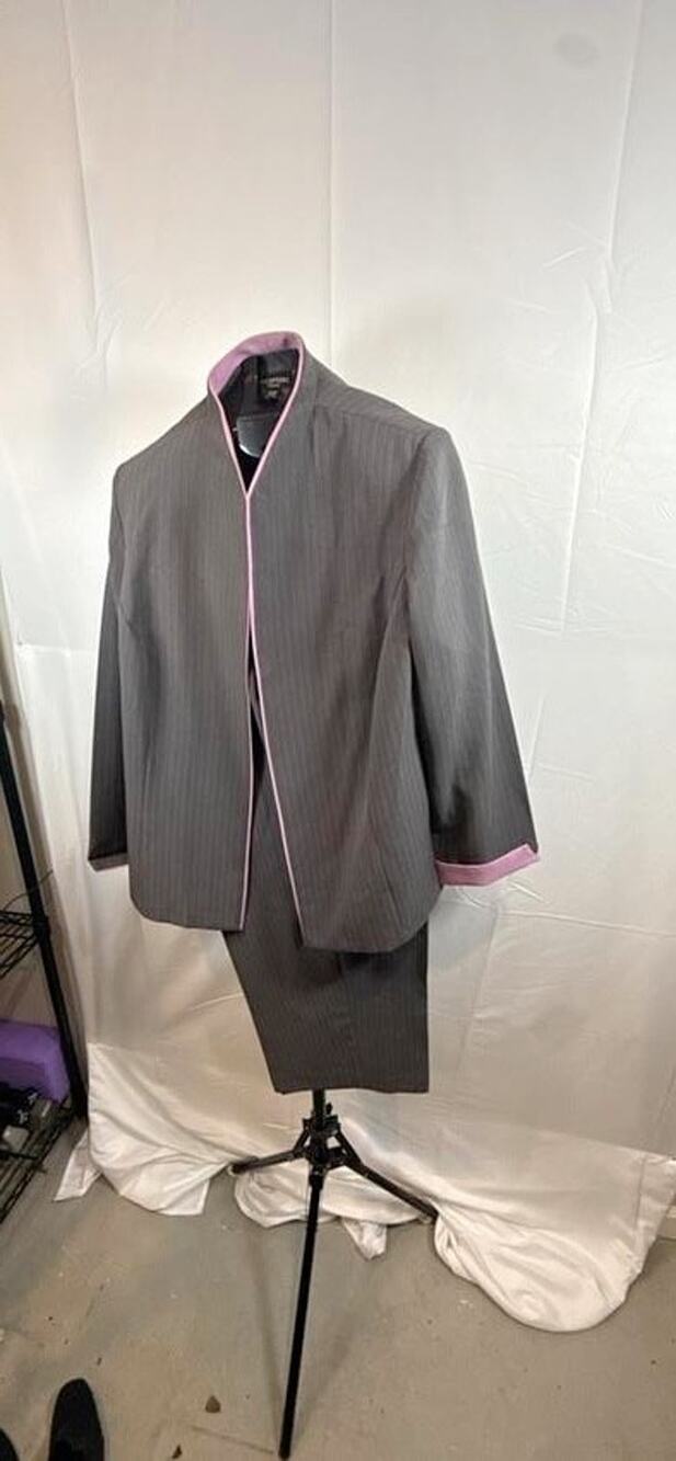 Perceptions Woman Skirt Suit Set 24W Gray Pinstripe Pink Trim Church Business